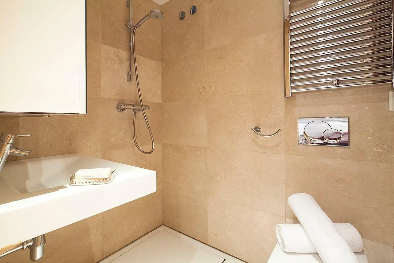 My Space Barcelona Pool Garden Apartments İspanya